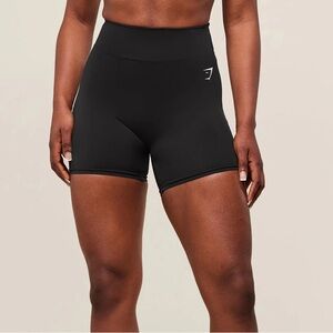 Gymshark Women's Bike Shorts in Red (Medium)